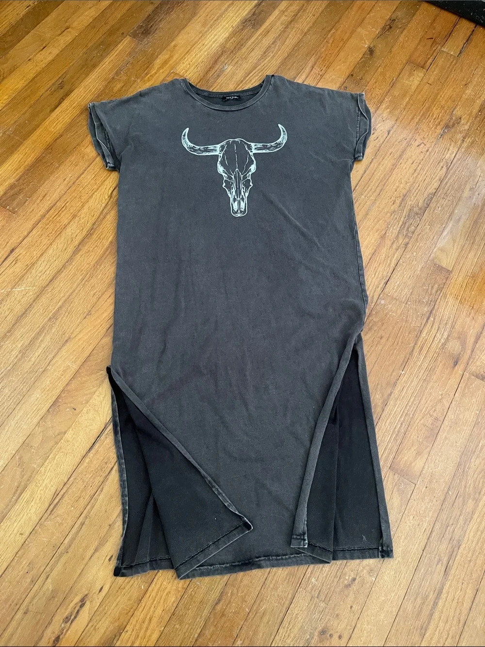 Graphic Bull Skull Tee Dress in Faded Black/Grey M/L - Picture 4 of 5